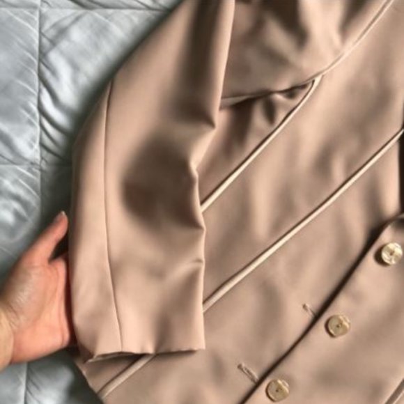 Neiman Marcus Blush Blazer - Picture 8 of 16